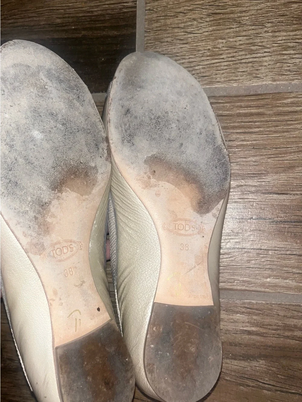 TOD'S Nude Patent Leather Ballet Flats with Bow Detail